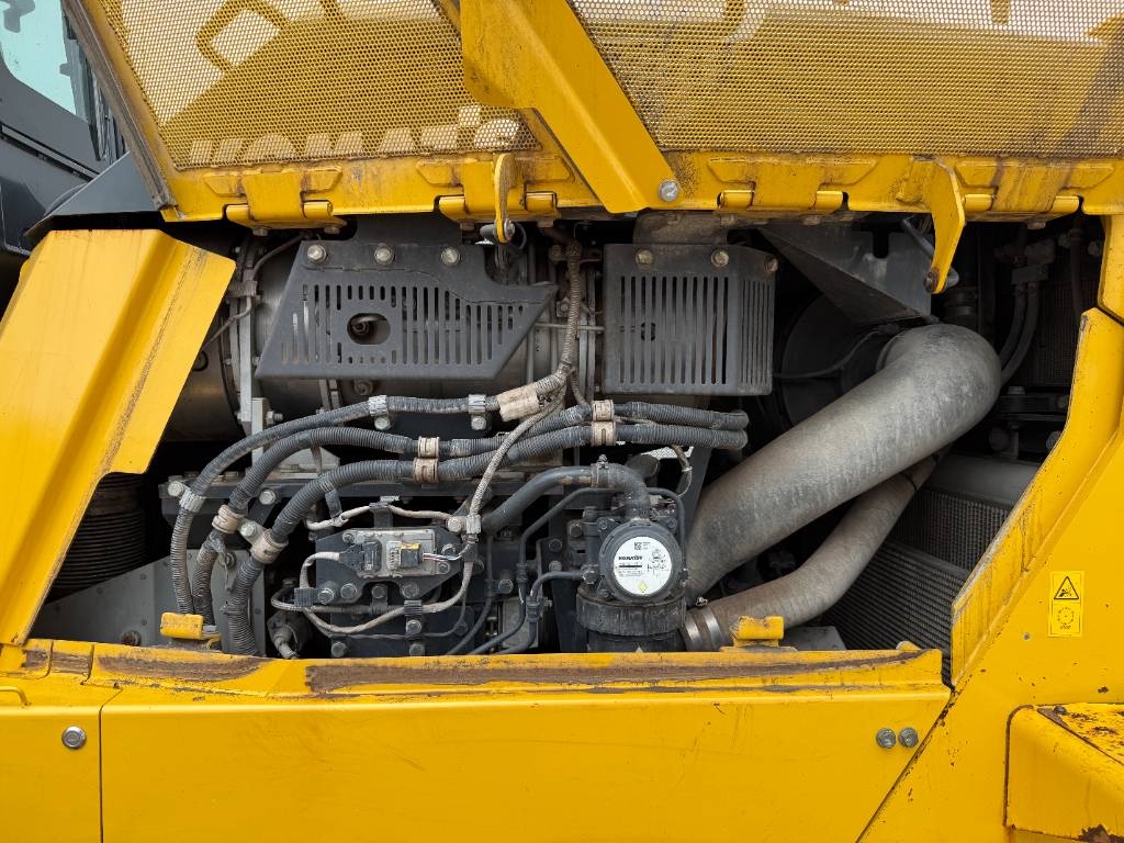 Komatsu D155AX-8 - German Machine / Ripper Valve / Camera