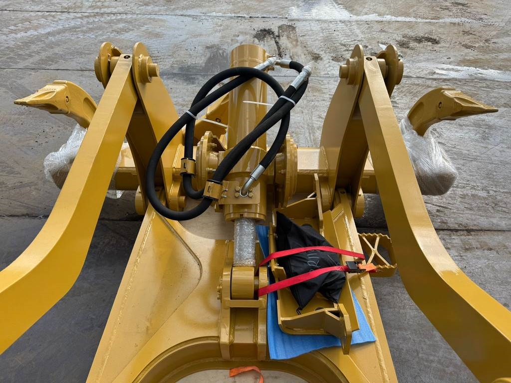CAT D6 New Gen Ripper with 1 Cylinder