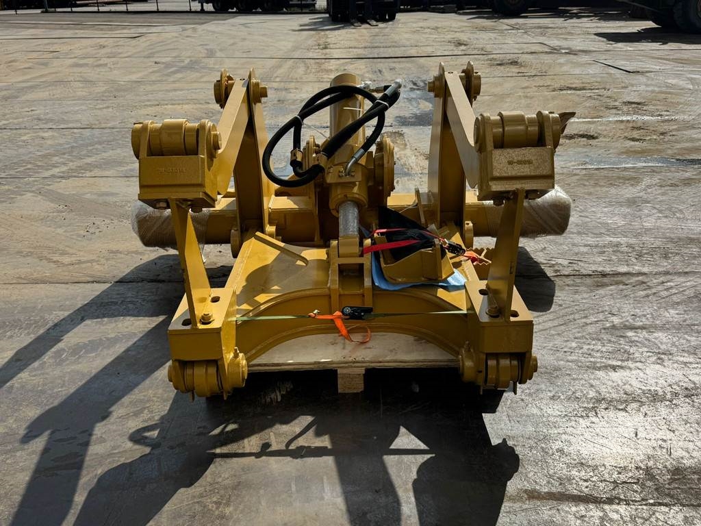 CAT D6 New Gen Ripper with 1 Cylinder