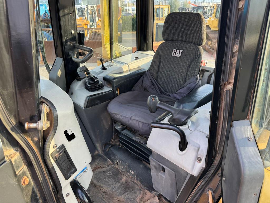 CAT D6N LGP