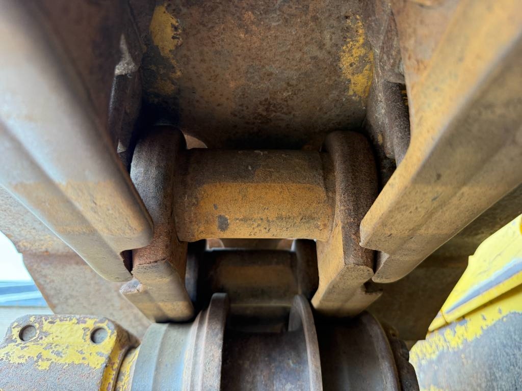 Komatsu D155AX-8 - German Machine / Ripper Valve / Camera