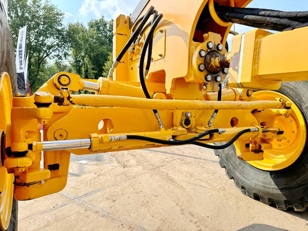 Volvo G970 - 3 Tine Ripper / EPA Certified