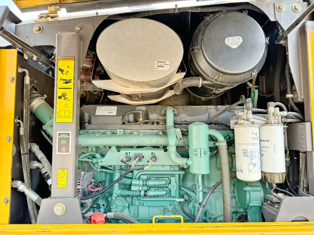 Volvo G970 - 3 Tine Ripper / EPA Certified