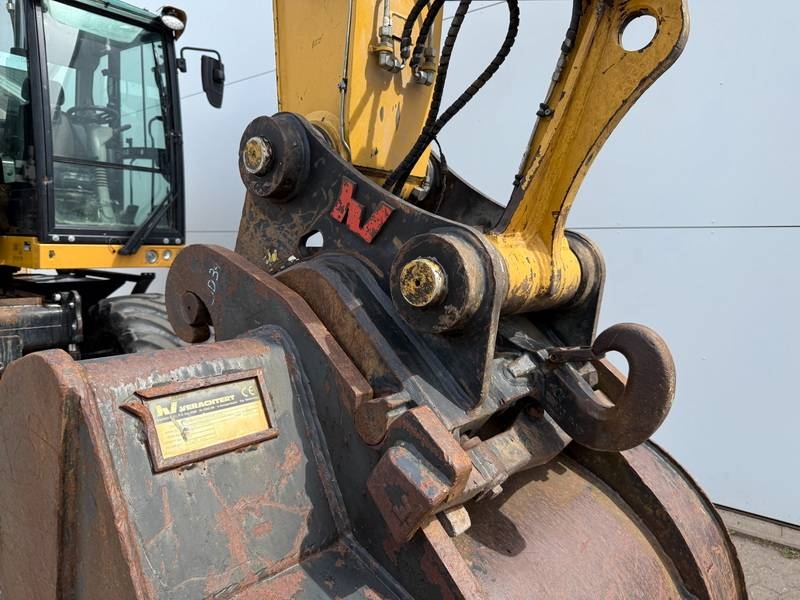 CAT M316F
