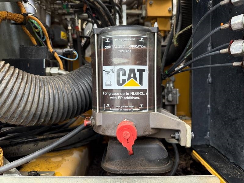 CAT M316F