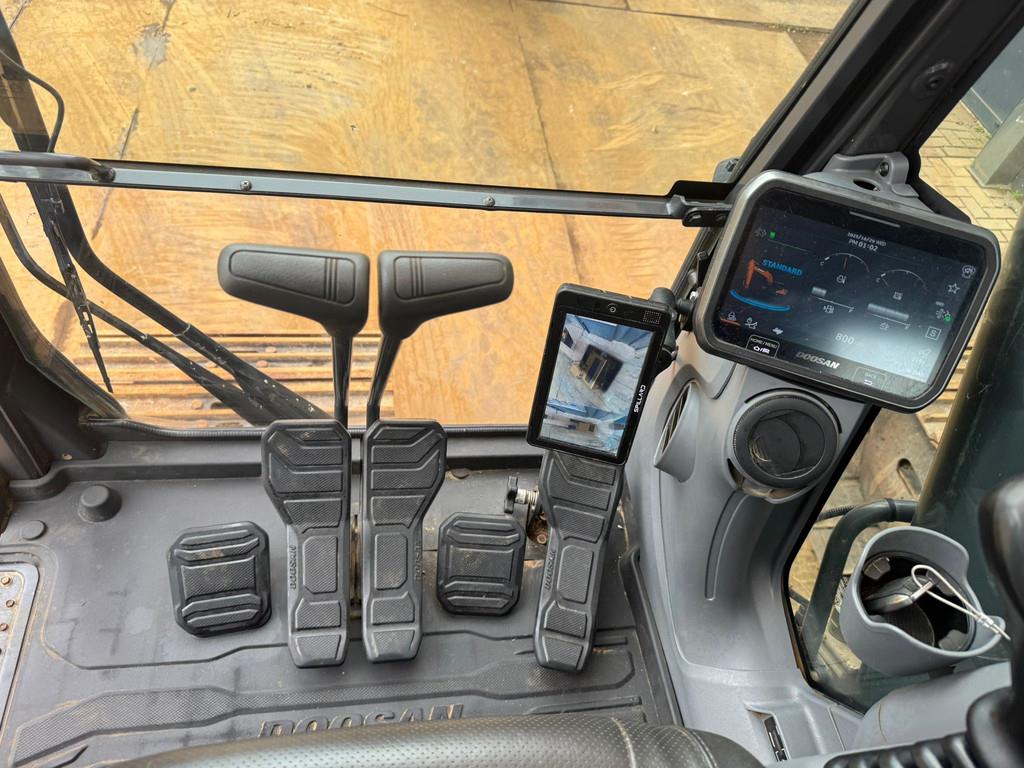 Doosan DX225LC-7