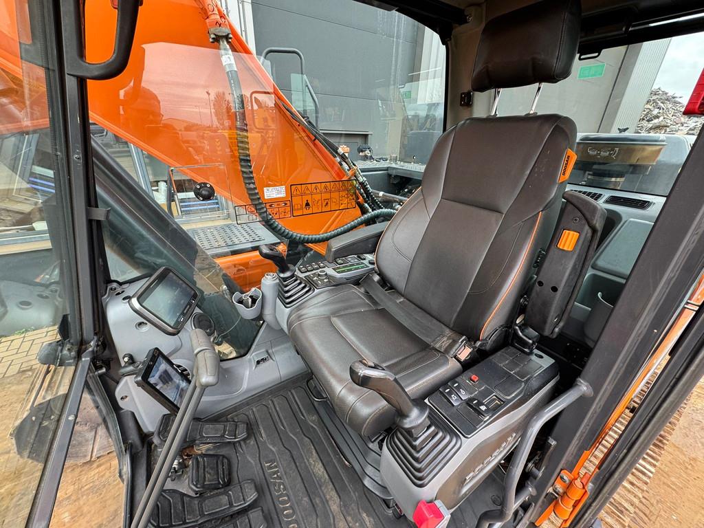 Doosan DX225LC-7