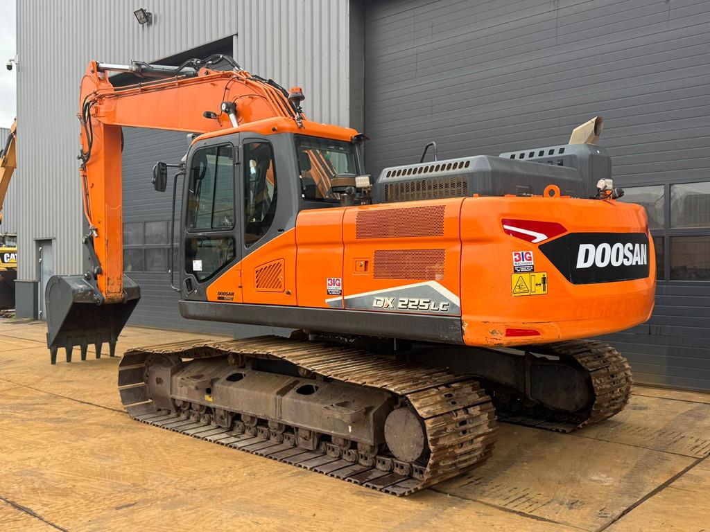 Doosan DX225LC-7