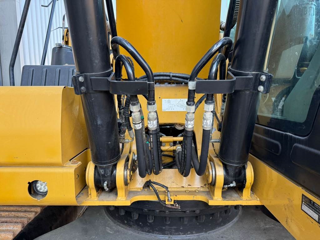 CAT 320GC