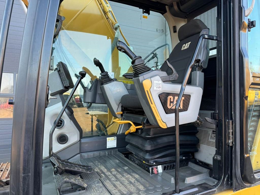 CAT 320GC
