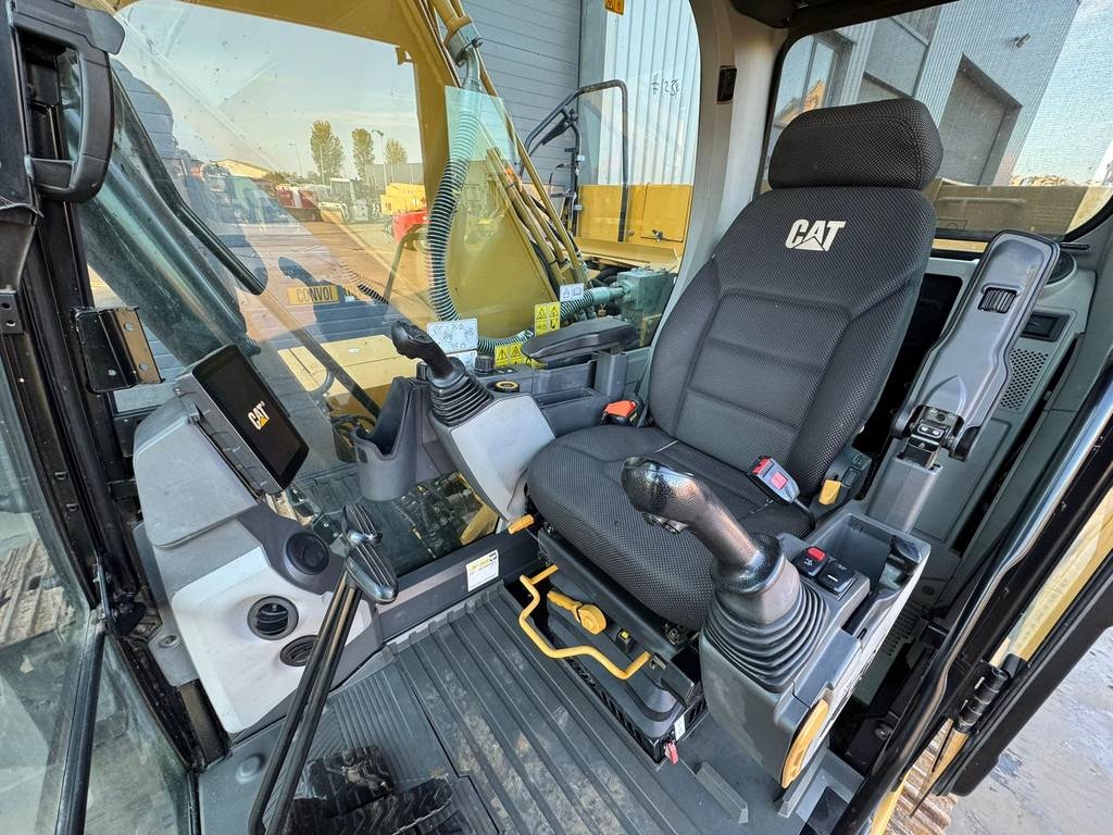 CAT 320GC