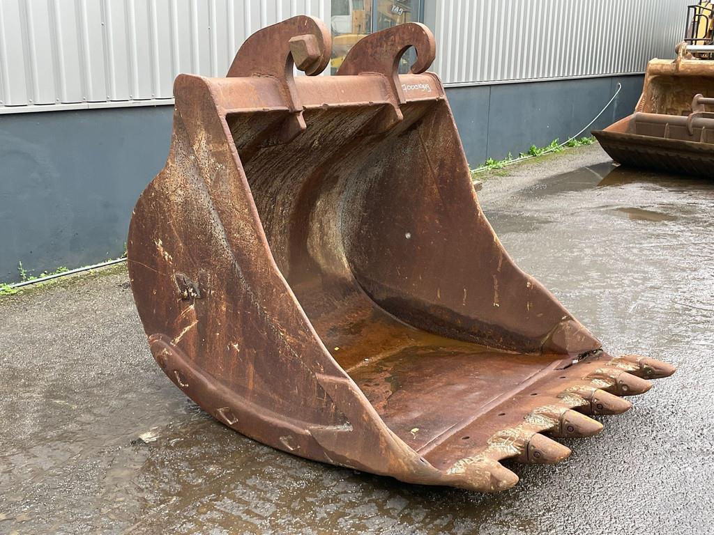 Verachtert Bucket with teeth