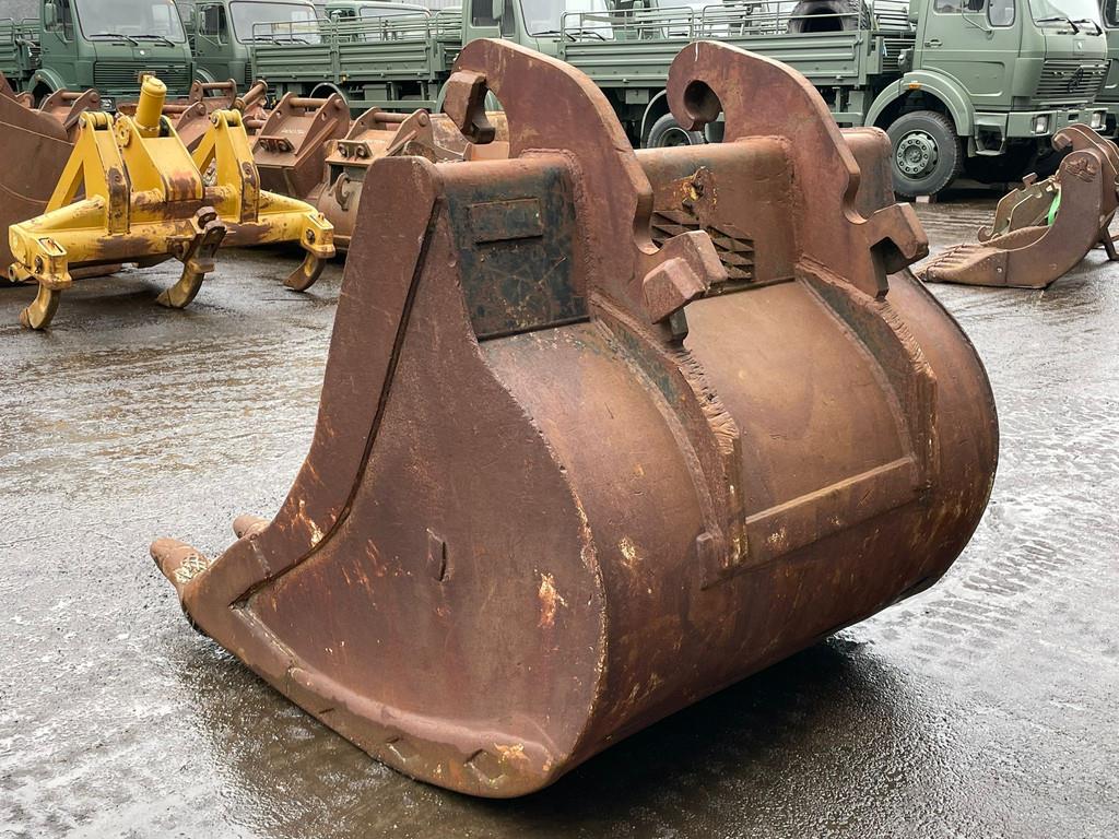 Verachtert Bucket with teeth