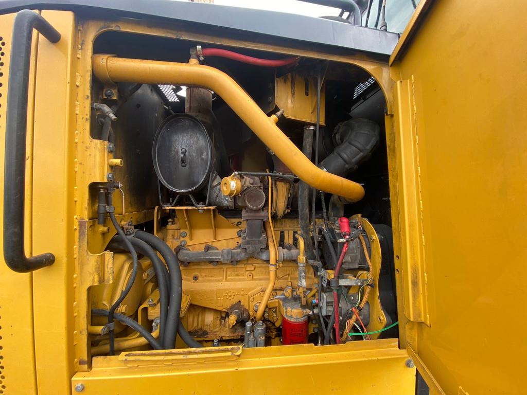 CAT 140M Ripper + Pushblock