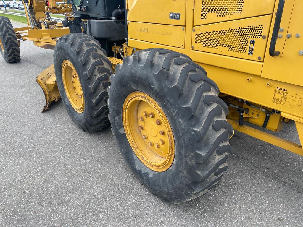 CAT 140M Ripper + Pushblock