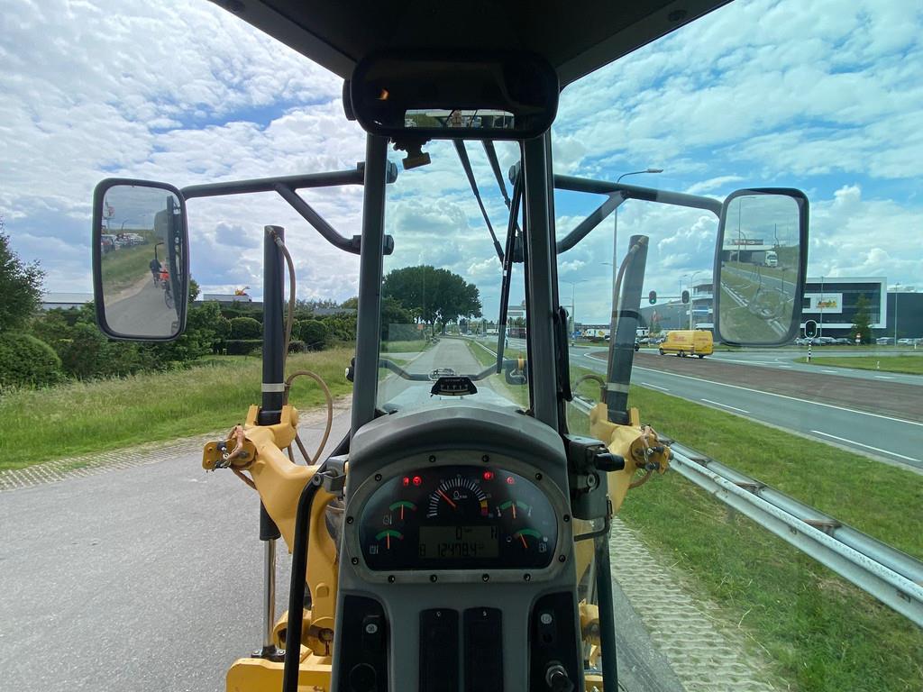 CAT 140M Ripper + Pushblock