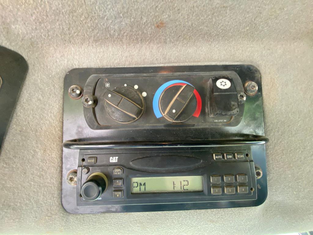 CAT 140M Ripper + Pushblock