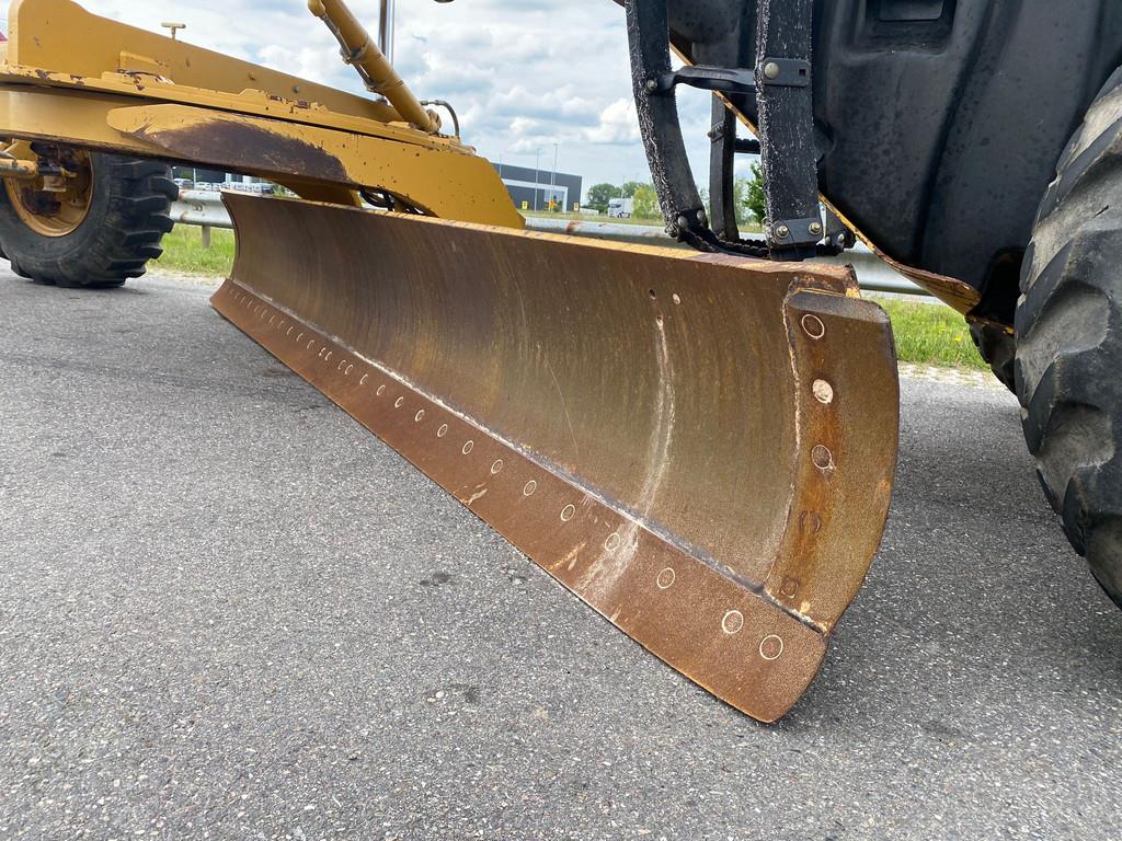 CAT 140M Ripper + Pushblock