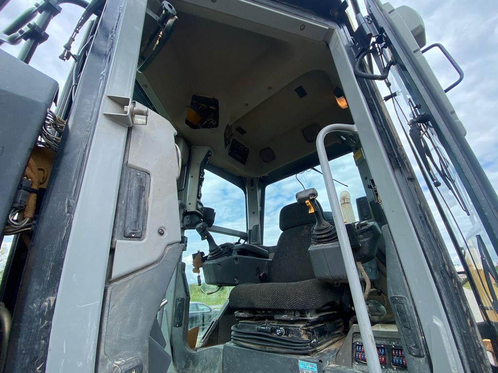 CAT 140M Ripper + Pushblock