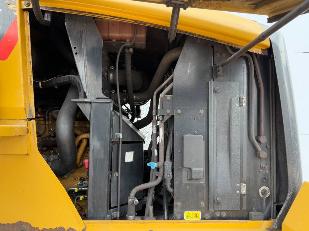 CAT 938K - German German / Backup Camera