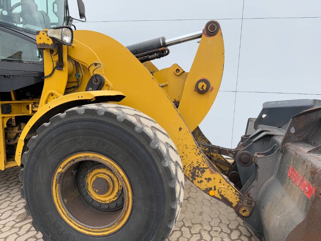 CAT 938K - German German / Backup Camera