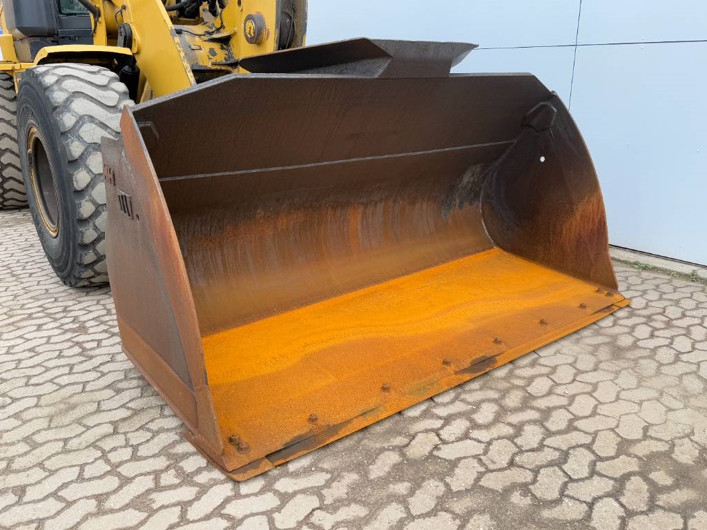 CAT 938K - German German / Backup Camera