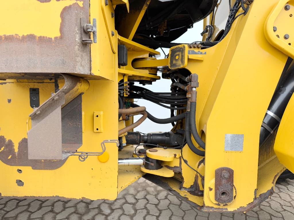 CAT 938K - German German / Backup Camera