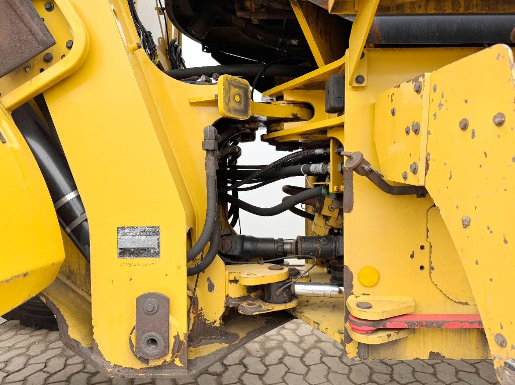 CAT 938K - German German / Backup Camera