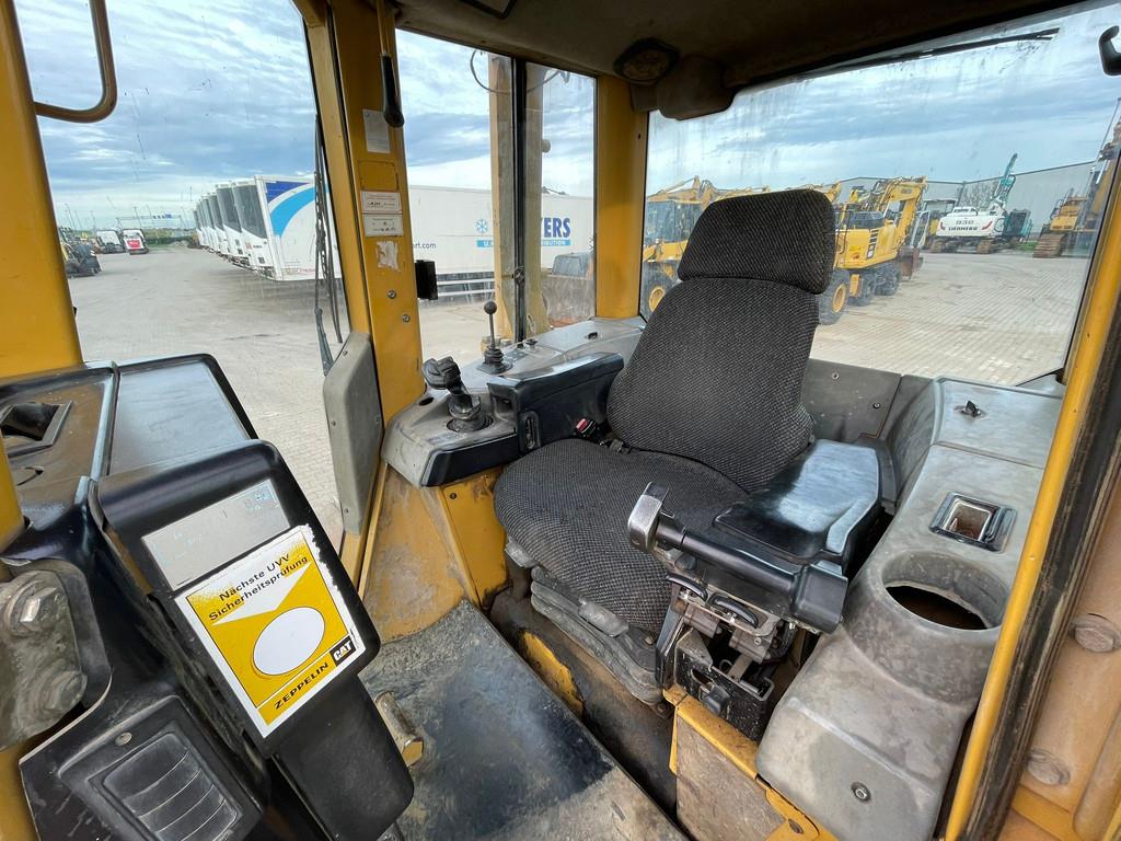 CAT D6N LGP