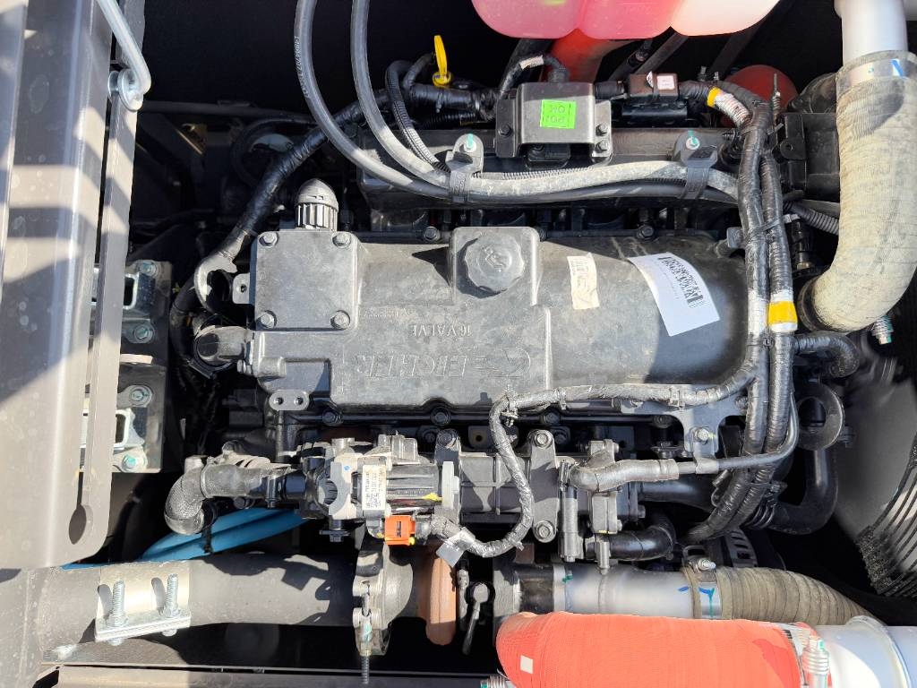 Volvo EC210 - Unused / New 2025 Model / Hammer Lines