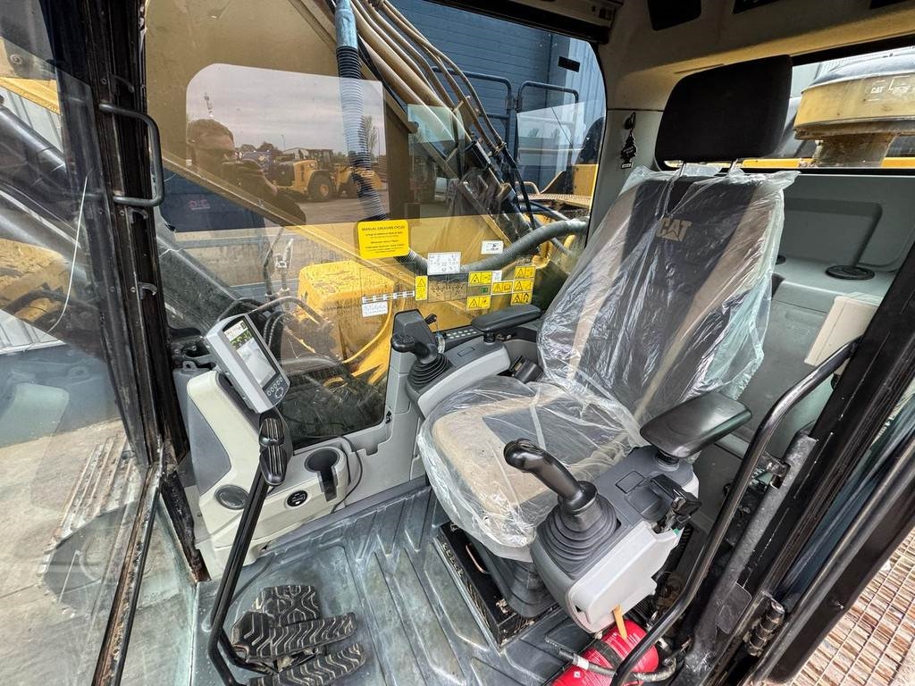 CAT 352F