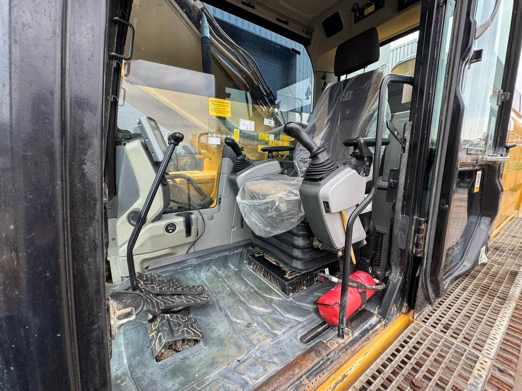 CAT 352F