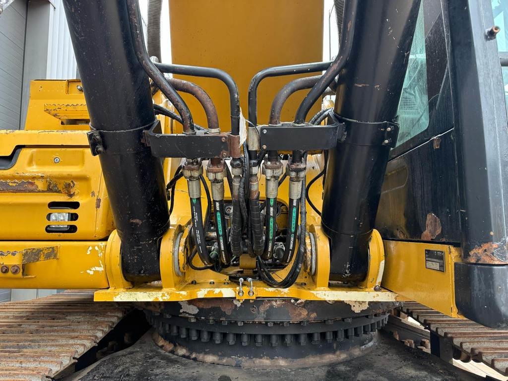 CAT 352F