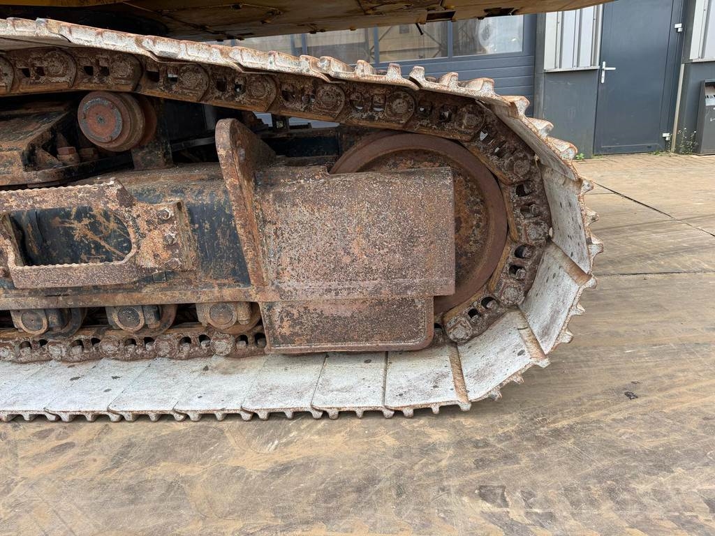 CAT 352F