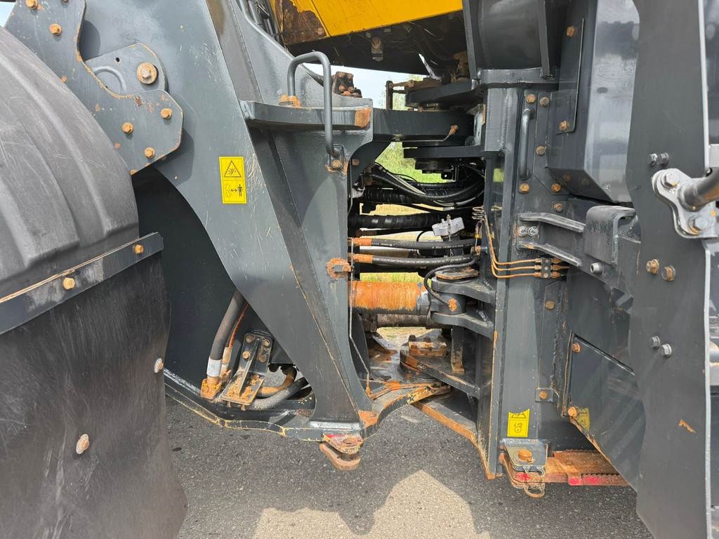 Komatsu WA500-8 Wheel Loader