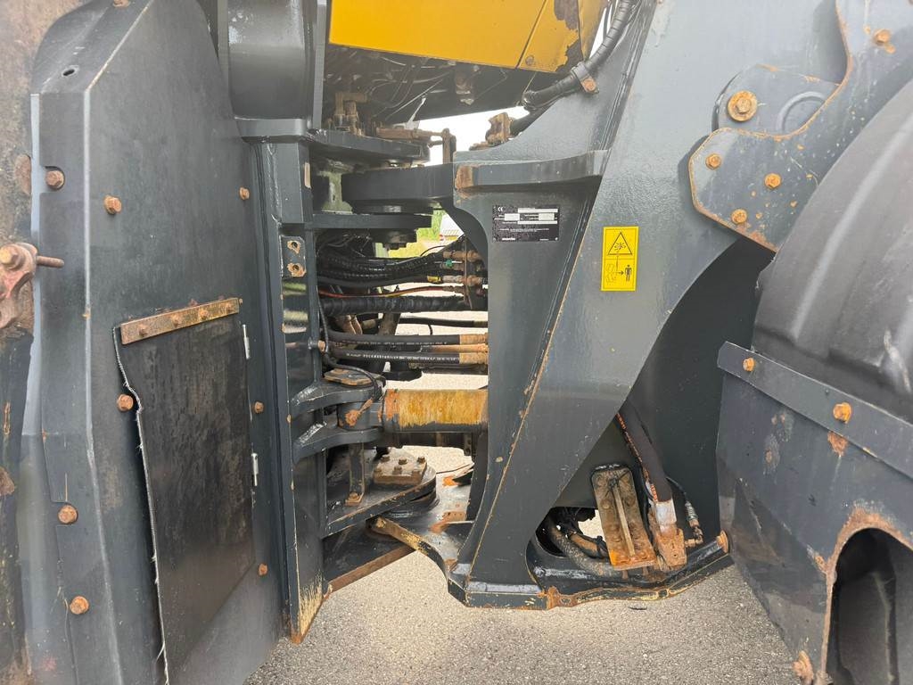 Komatsu WA500-8 Wheel Loader