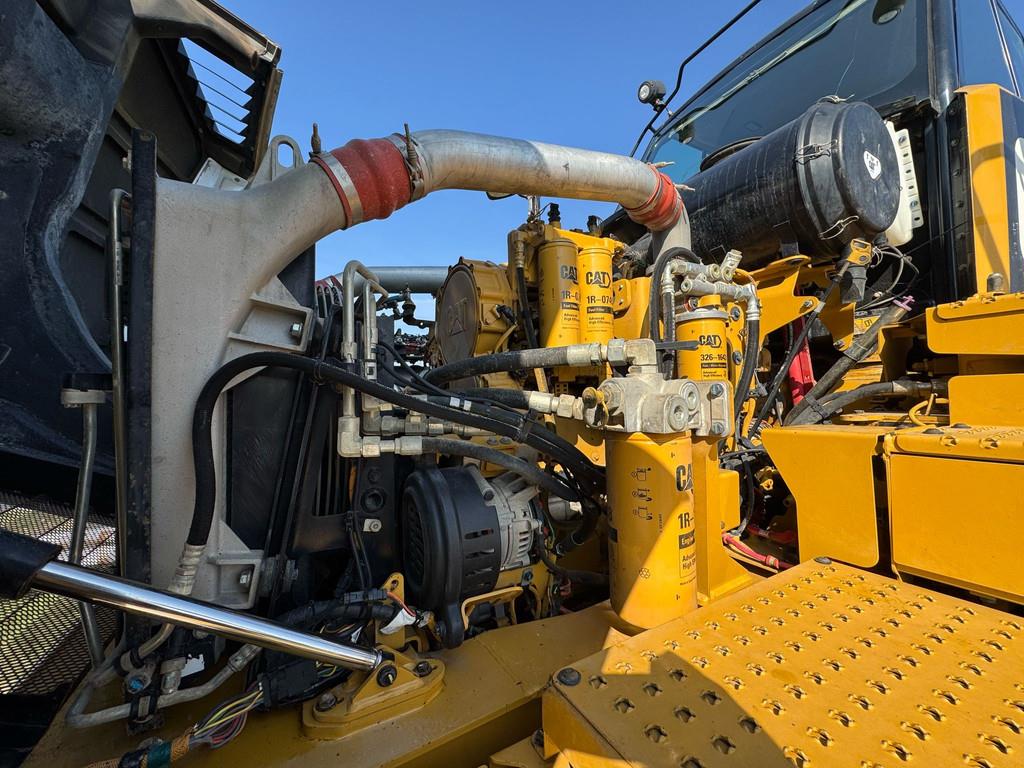 CAT 735C - Rebuild transmission