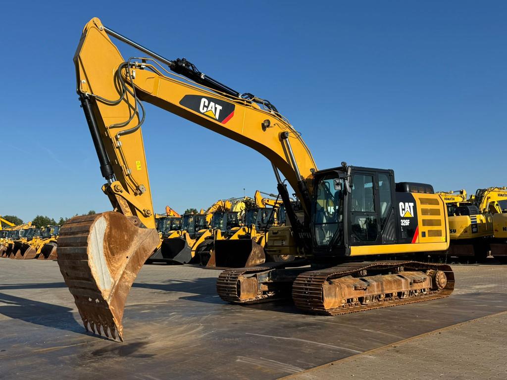 CAT 326FL