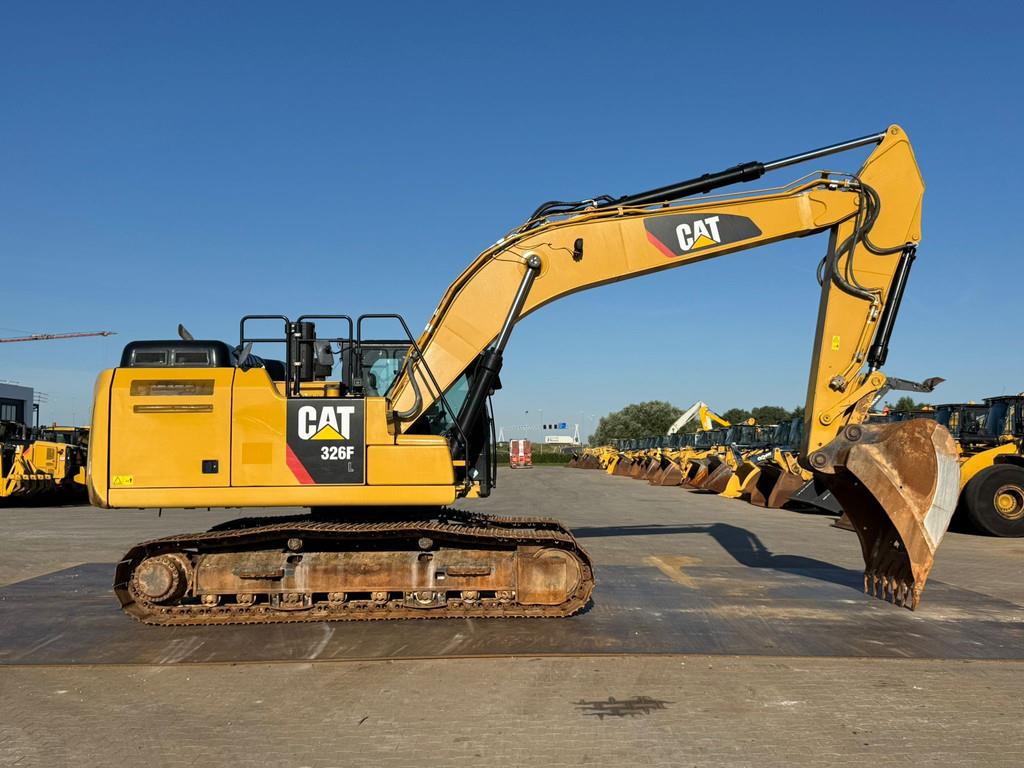 CAT 326FL