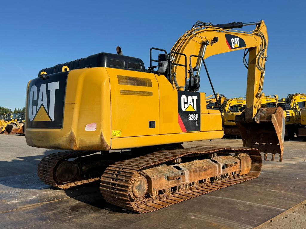 CAT 326FL