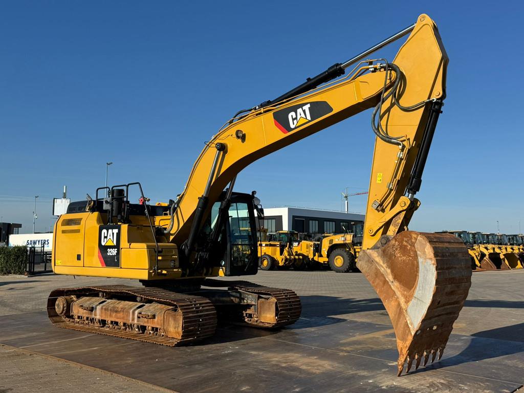 CAT 326FL