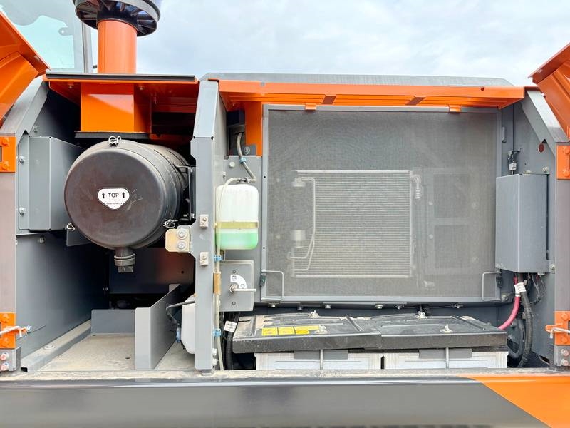 Hitachi ZX220LC-5G / 2025 ULTRA MODEL / ISUZU ENGINE