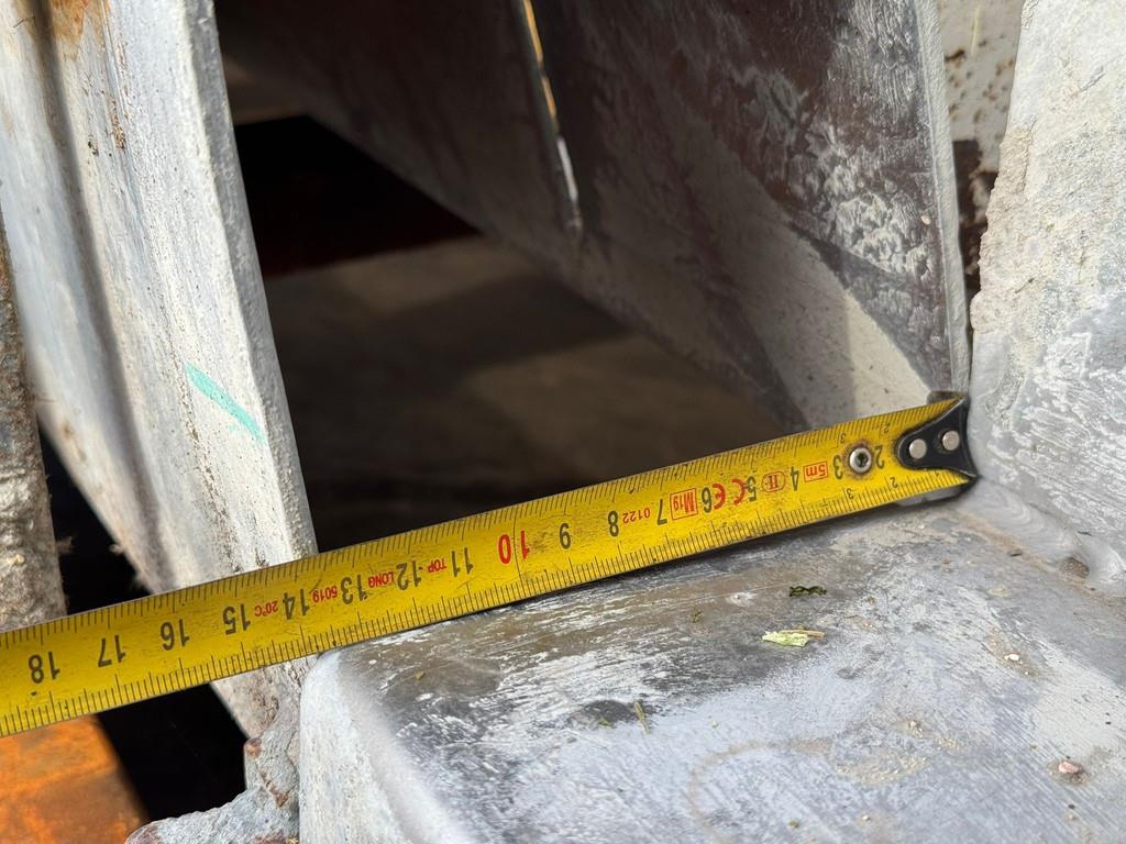 Gomaco GT3400 Concrete Slipform Paver