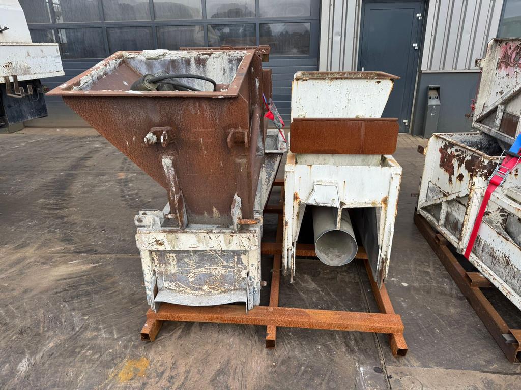 Gomaco GT3400 Concrete Slipform Paver