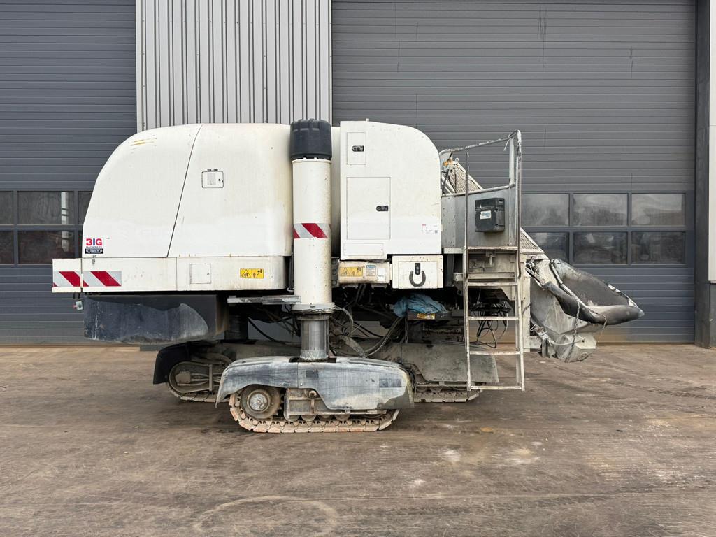 Gomaco GT3400 Concrete Slipform Paver