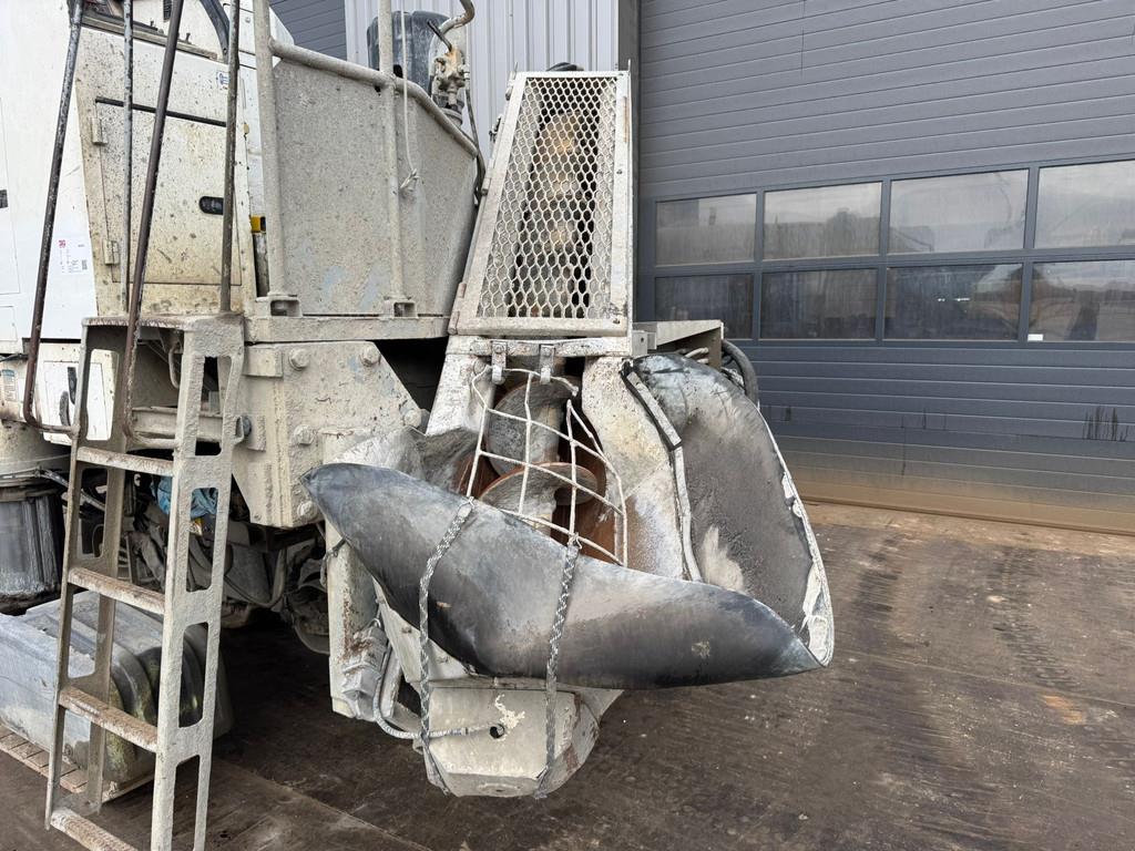 Gomaco GT3400 Concrete Slipform Paver