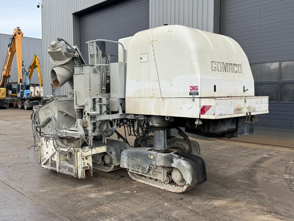 Gomaco GT3400 Concrete Slipform Paver
