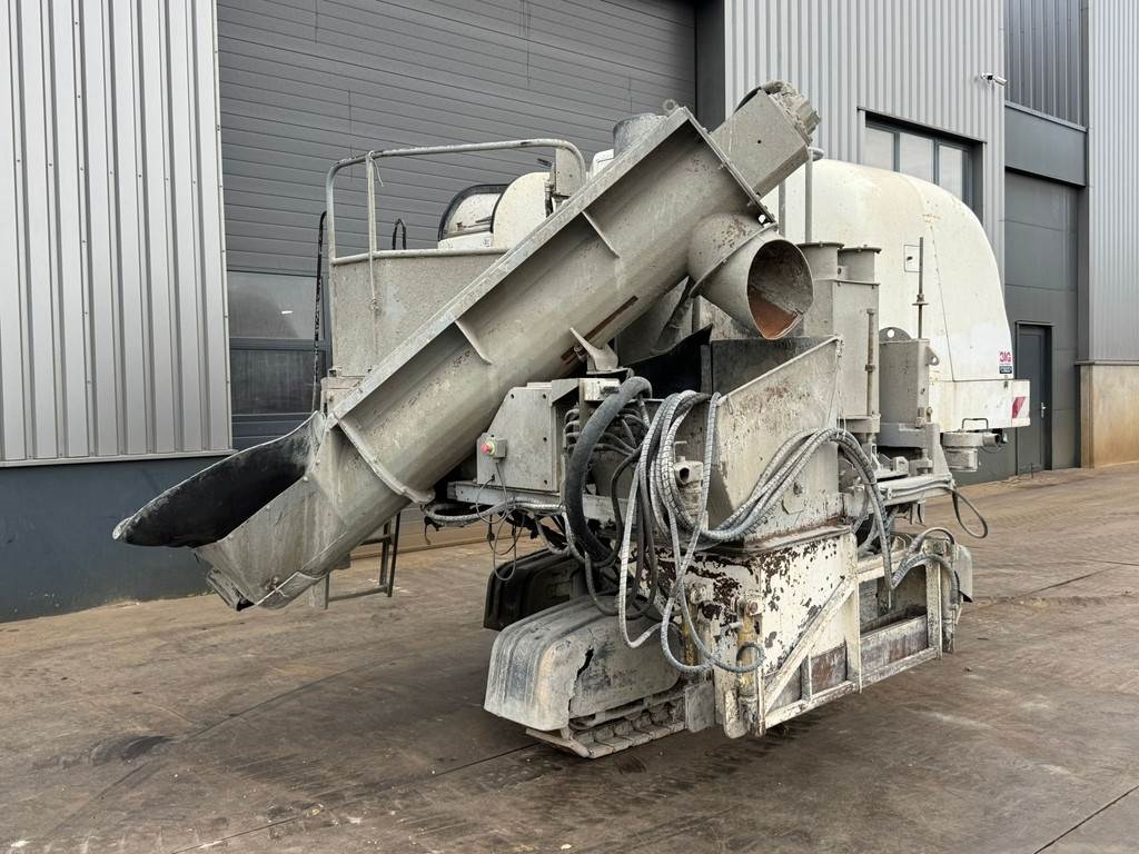 Gomaco GT3400 Concrete Slipform Paver