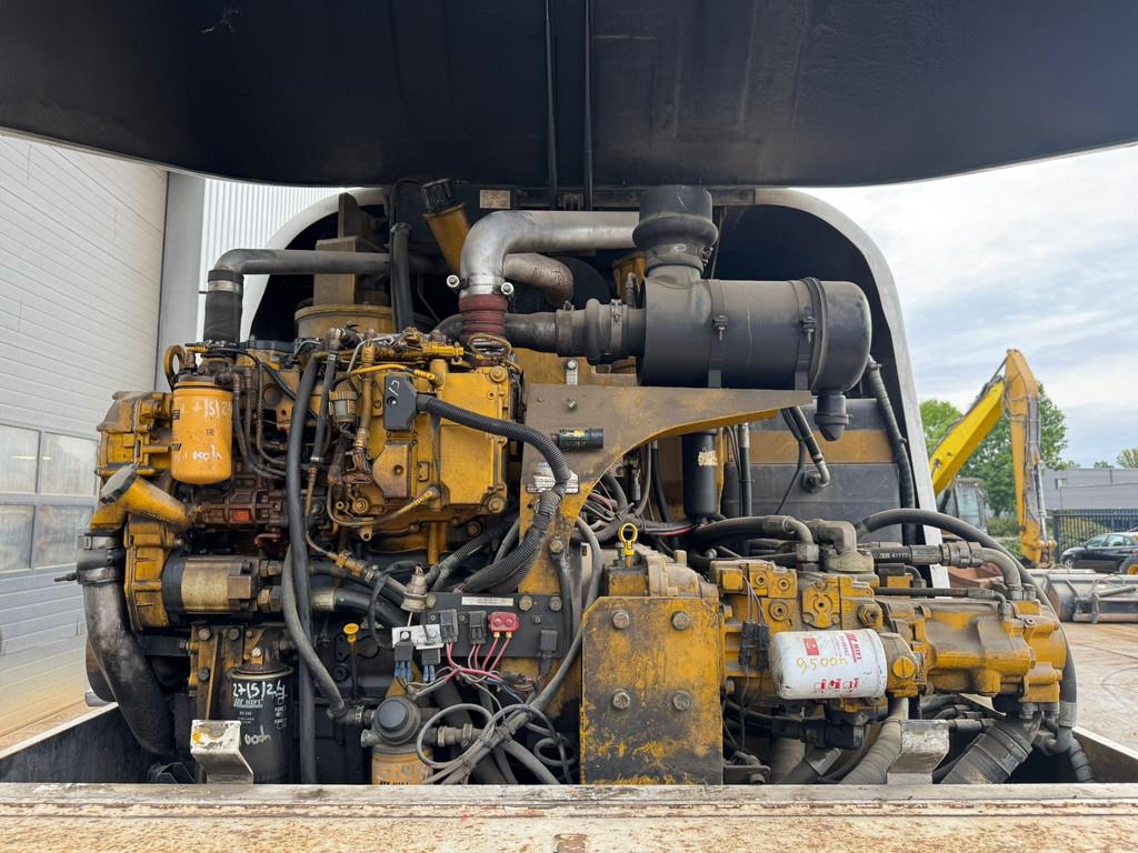 Gomaco GT3400 Concrete Slipform Paver