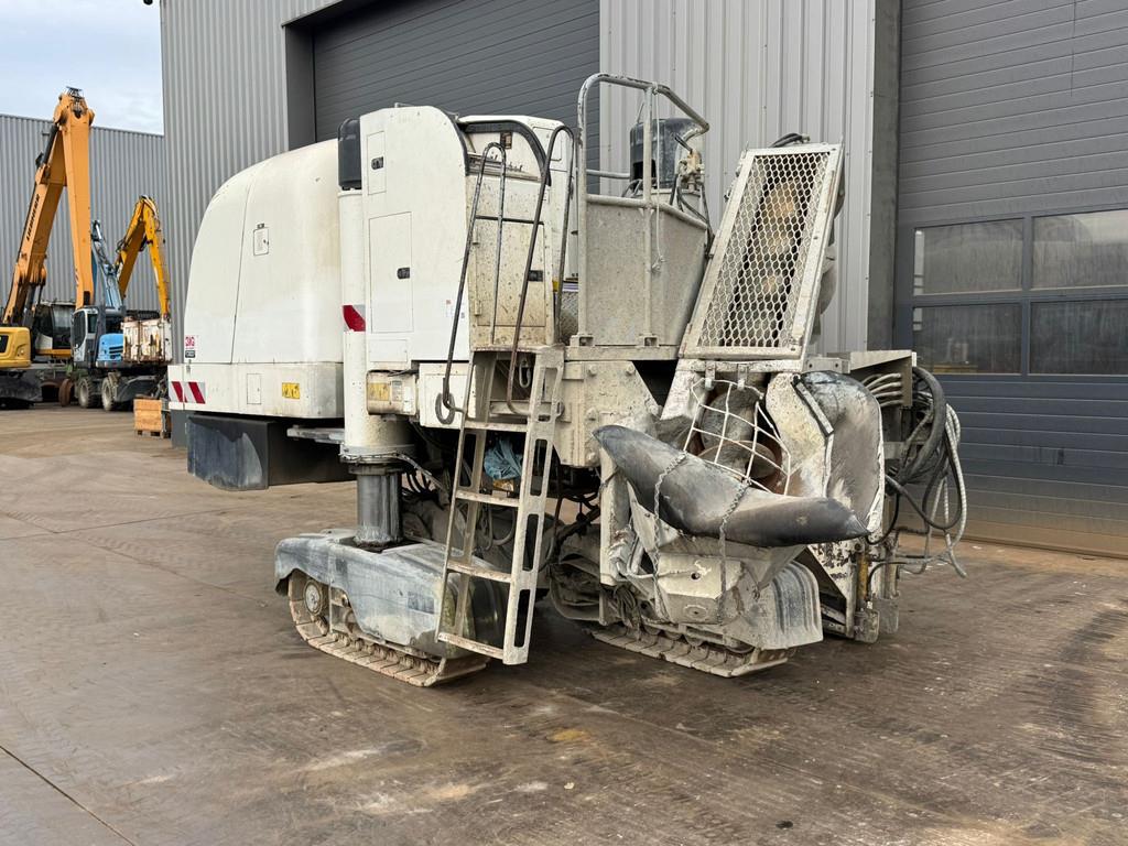 Gomaco GT3400 Concrete Slipform Paver